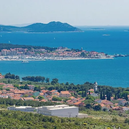 Beautiful In W/ 2 Bedrooms Appartement *