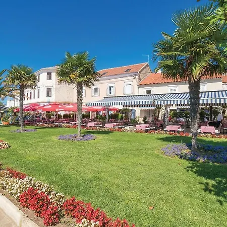 Beautiful In W/ 2 Bedrooms Turanj