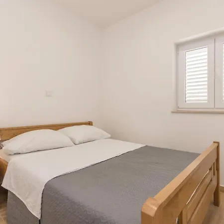 Beautiful In W/ 2 Bedrooms * Turanj